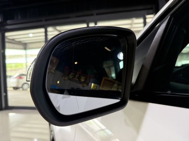 Mercedes-Benz/賓士   第6張相片