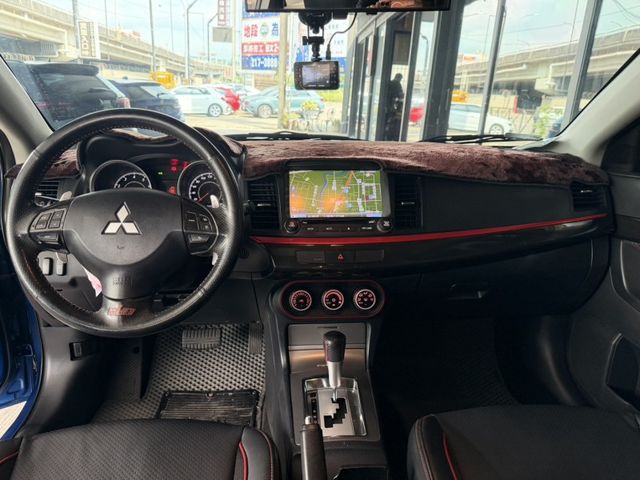 Mitsubishi Lancer  第7張相片