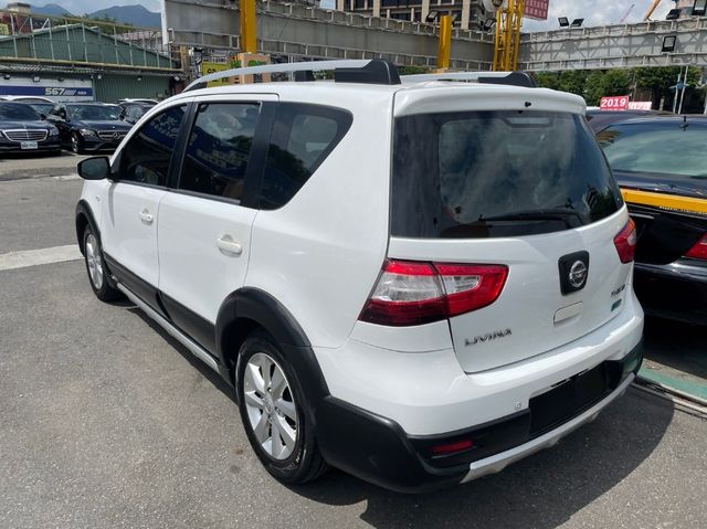 NISSAN日產 LIVINA  第2張相片