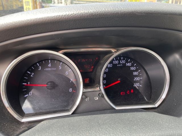 NISSAN日產 LIVINA  第3張相片