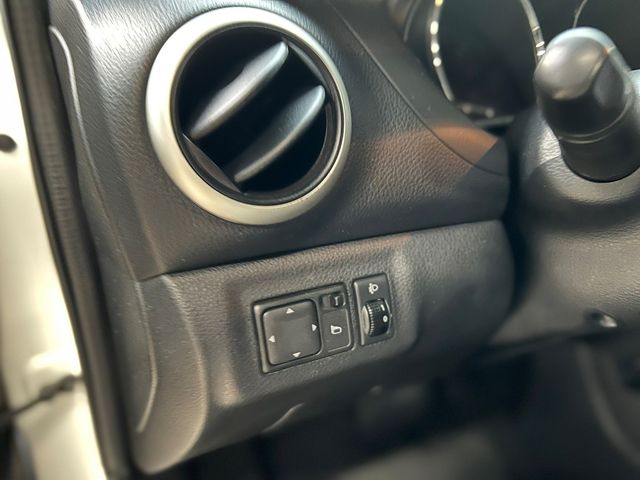 NISSAN日產 LIVINA  第10張相片