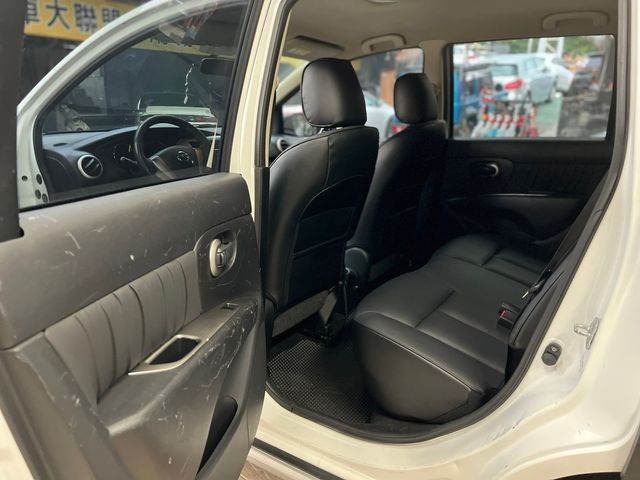 NISSAN日產 LIVINA  第13張相片