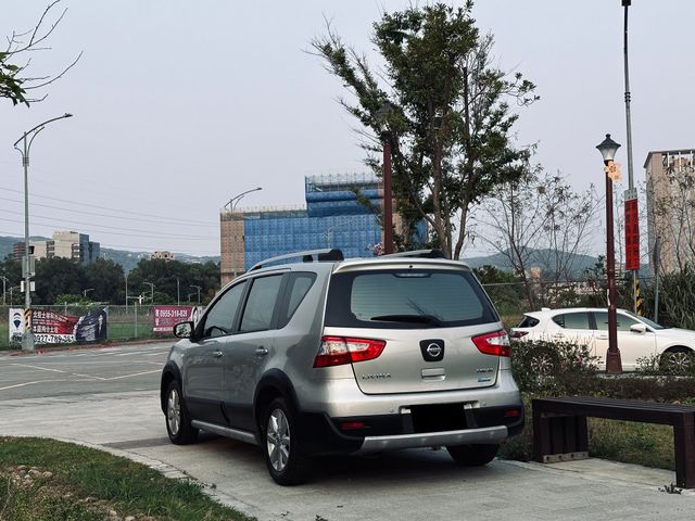 NISSAN日產 LIVINA  第4張相片