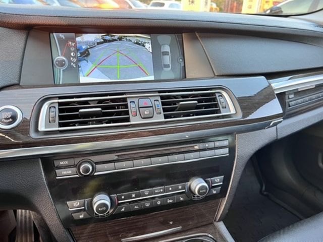 BMW寶馬 740LI  第17張相片