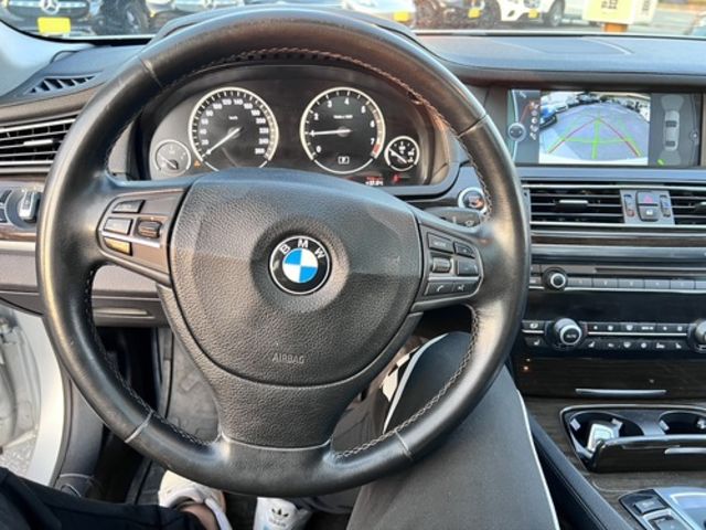 BMW寶馬 740LI  第18張相片