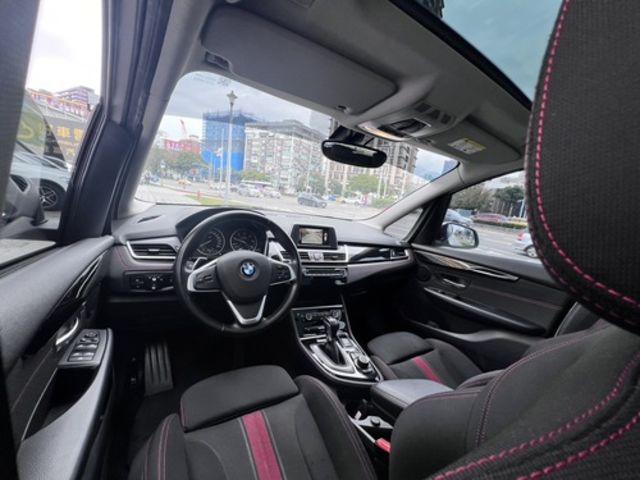 BMW寶馬 218D  第13張相片