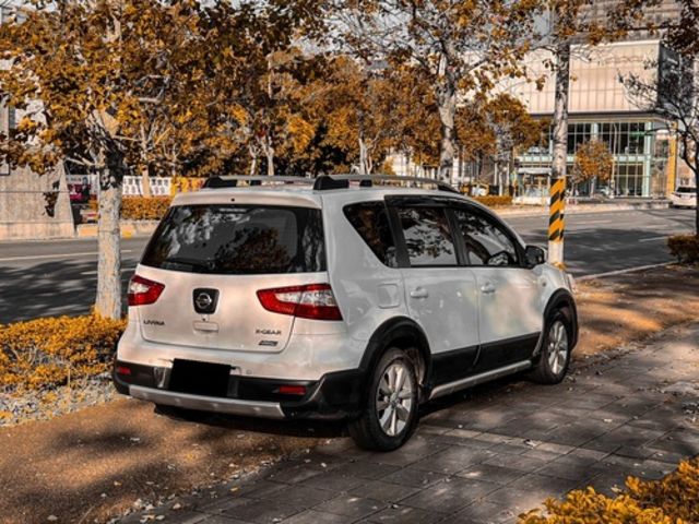 NISSAN日產 LIVINA  第3張相片