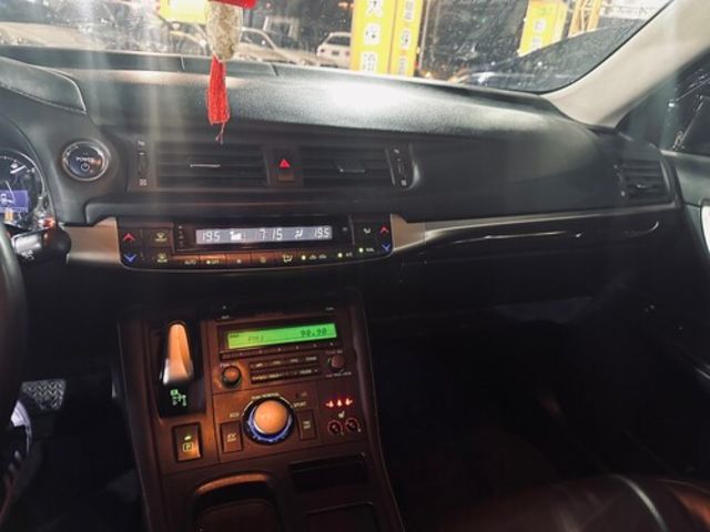 LEXUS凌志 CT200H  第5張相片