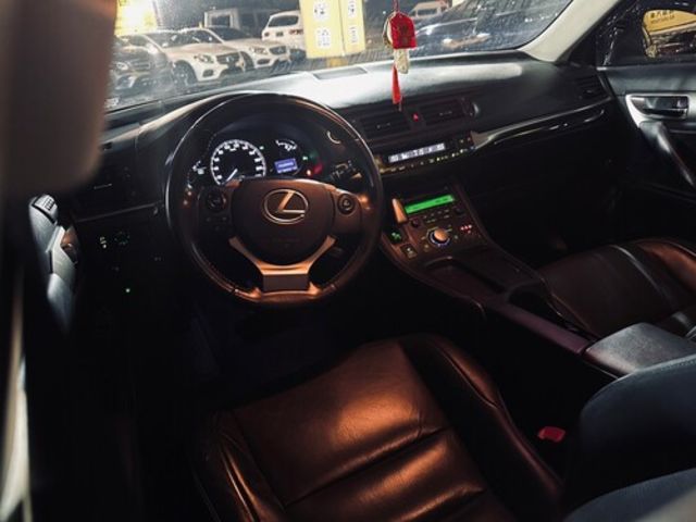 LEXUS凌志 CT200H  第11張相片