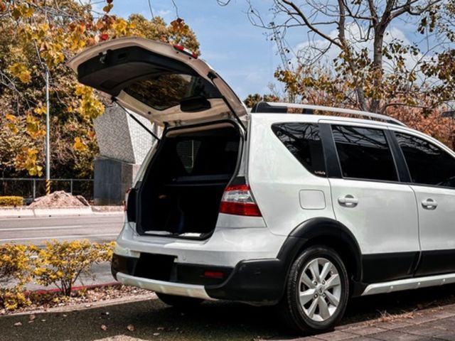 NISSAN日產 LIVINA  第5張相片