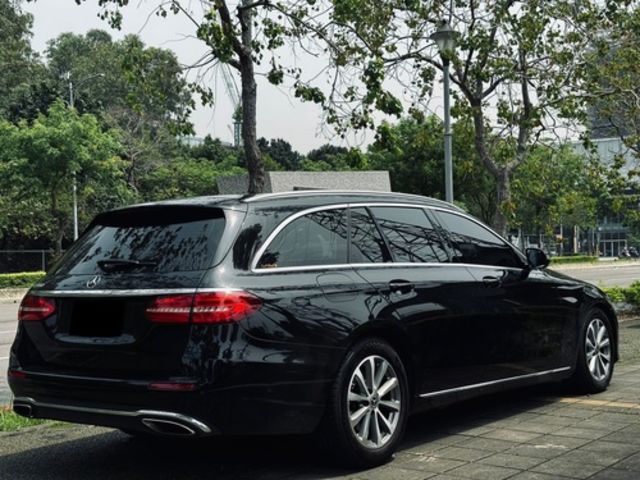 M-BENZ賓士 E200  第2張相片