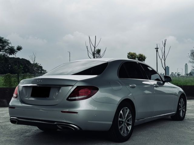 M-BENZ賓士 E200  第2張相片