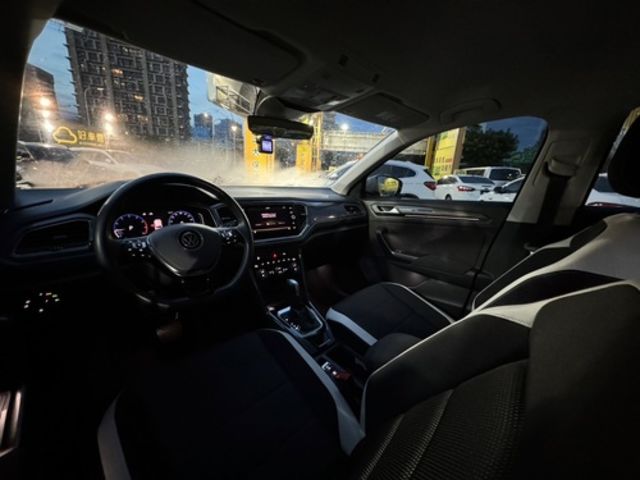VOLKSWAGEN福斯 T-ROC  第6張相片