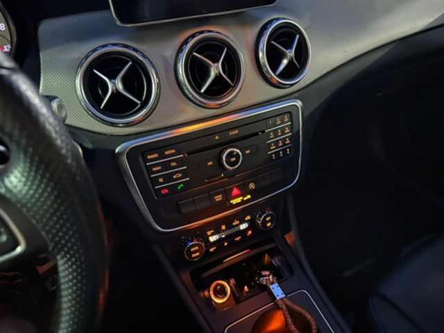 M-BENZ賓士 GLA250  第2張相片