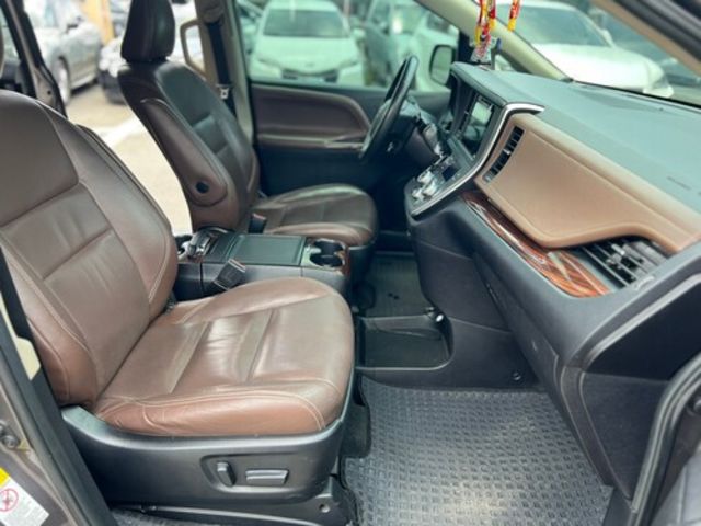 TOYOTA豐田 SIENNA  第16張相片