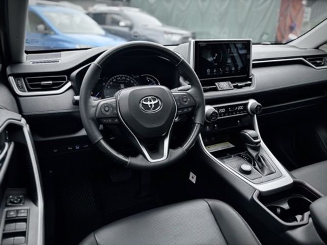 TOYOTA豐田 RAV4  第8張相片