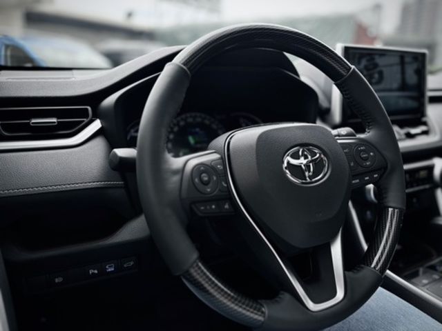 TOYOTA豐田 RAV4  第9張相片