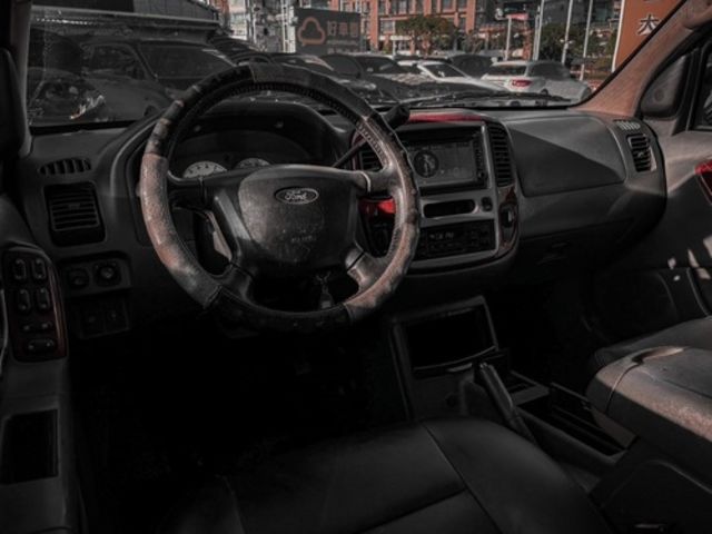 FORD福特 ESCAPE  第7張相片