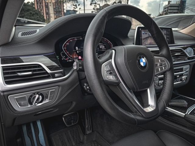 BMW寶馬 730I  第6張相片