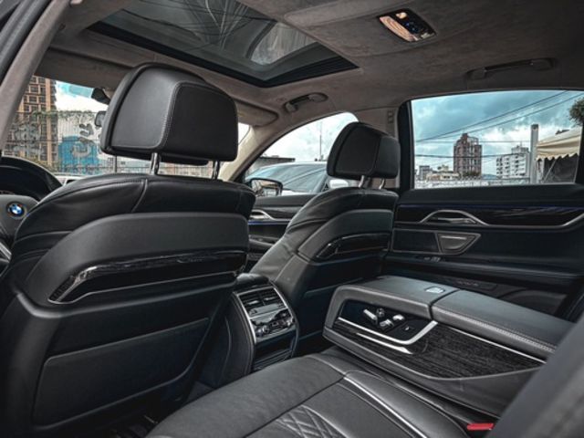 BMW寶馬 730I  第9張相片