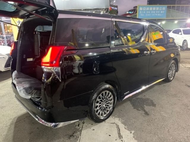 LEXUS凌志 LM300H  第3張相片