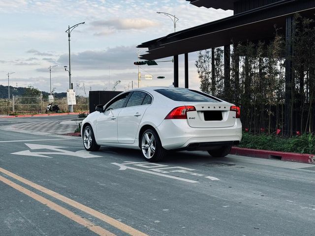 VOLVO富豪 S60  第2張相片