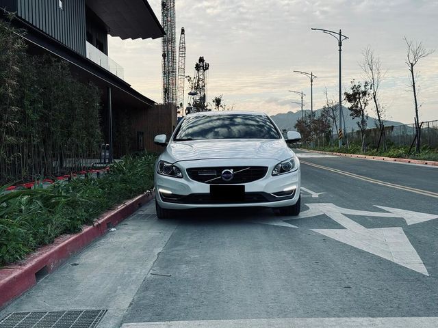 VOLVO富豪 S60  第3張相片