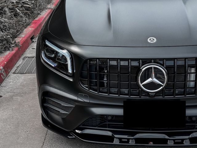 M-BENZ賓士 GLB250  第3張相片