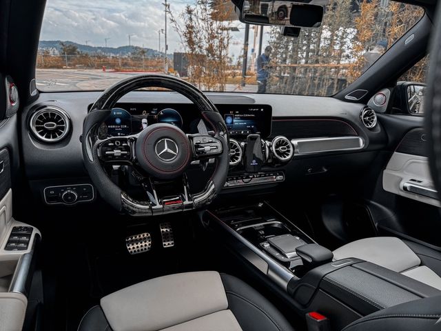 M-BENZ賓士 GLB250  第8張相片