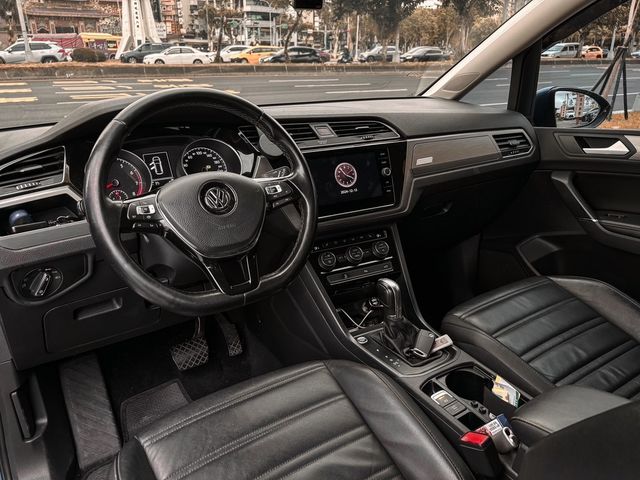 VOLKSWAGEN福斯 TOURAN  第6張相片