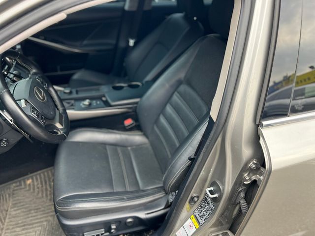 LEXUS凌志 IS 300  第6張相片