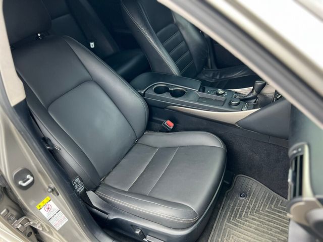 LEXUS凌志 IS 300  第12張相片