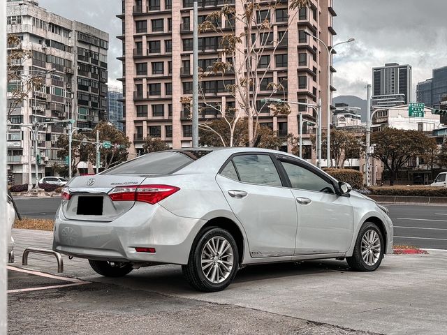 TOYOTA豐田 ALTIS  第2張相片