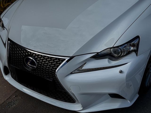 LEXUS凌志 IS 300H  第2張相片