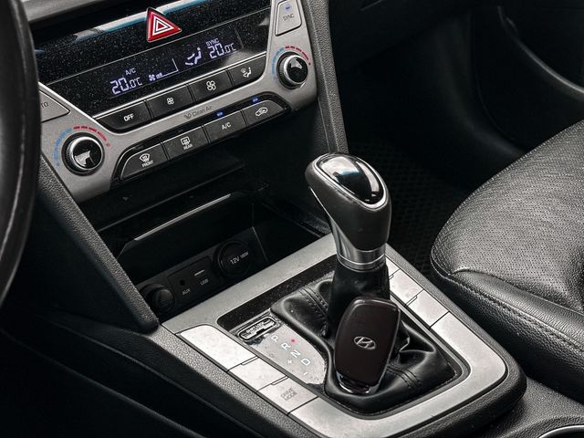 HYUNDAI現代 ELANTRA  第3張相片