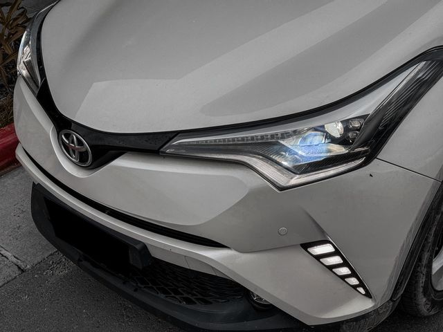 TOYOTA豐田 C-HR  第2張相片