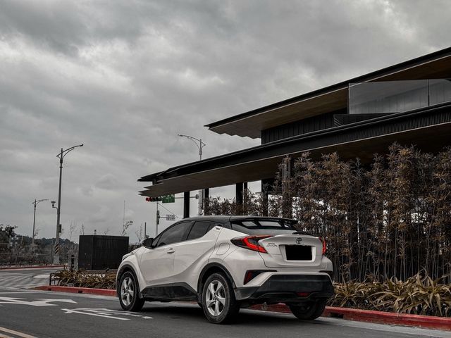 TOYOTA豐田 C-HR  第3張相片