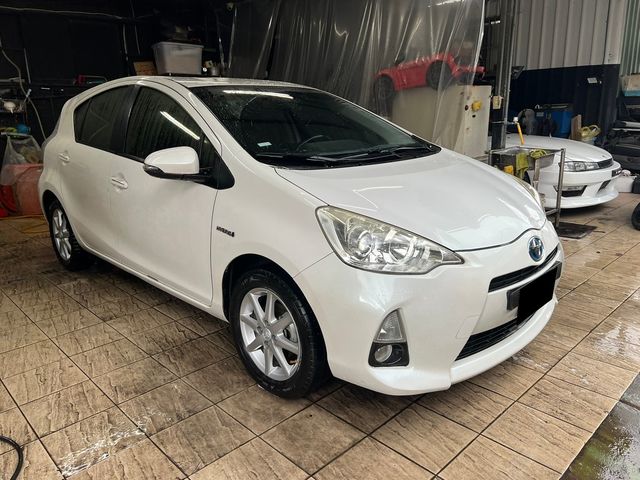 TOYOTA豐田 PRIUS C  第3張相片