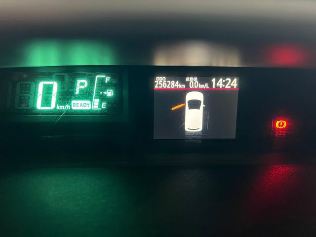 TOYOTA豐田 PRIUS C  第9張相片