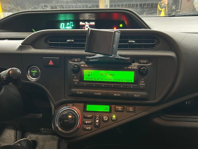TOYOTA豐田 PRIUS C  第10張相片