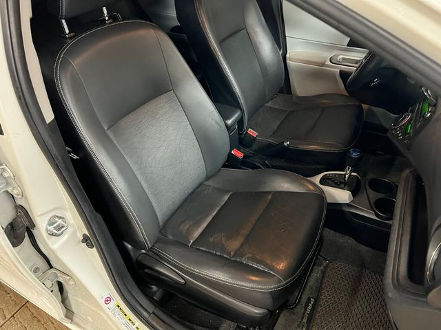 TOYOTA豐田 PRIUS C  第12張相片
