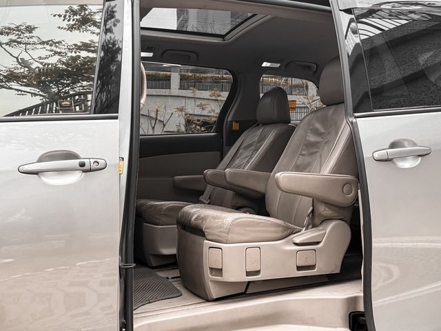 TOYOTA豐田 PREVIA  第8張相片