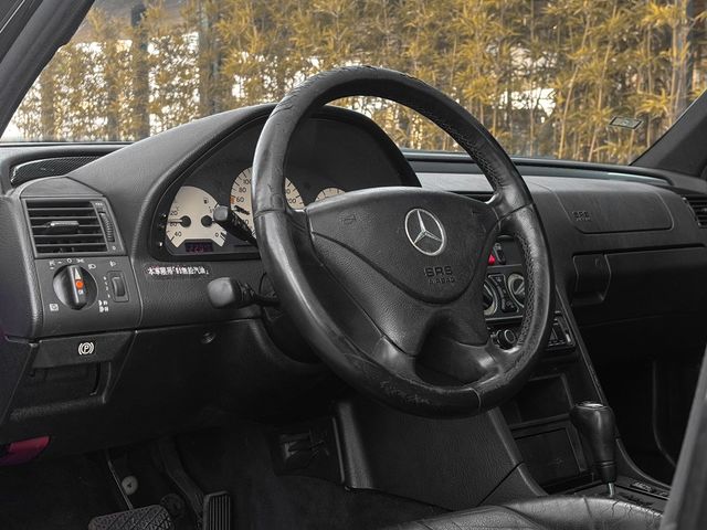 M-BENZ賓士 C230  第7張相片
