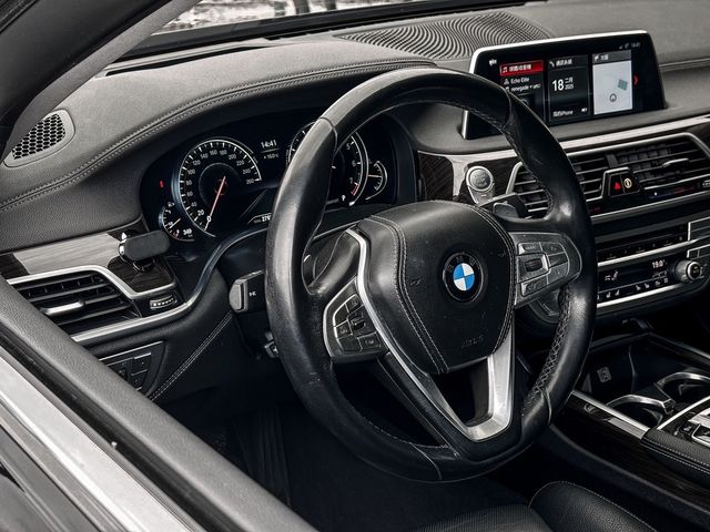 BMW寶馬 730I  第8張相片