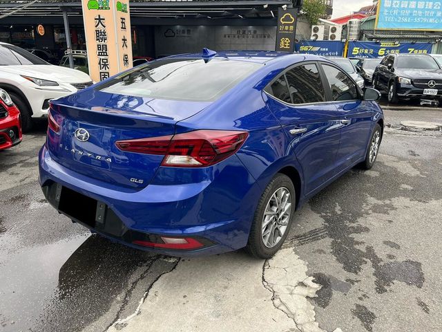 HYUNDAI現代 ELANTRA  第3張相片