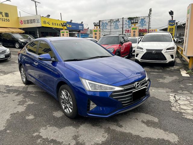 HYUNDAI現代 ELANTRA  第5張相片