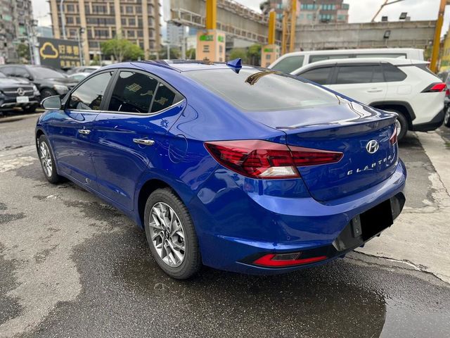 HYUNDAI現代 ELANTRA  第7張相片