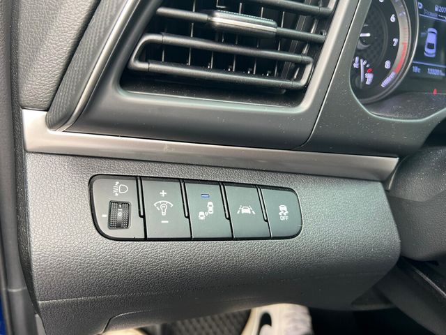 HYUNDAI現代 ELANTRA  第9張相片