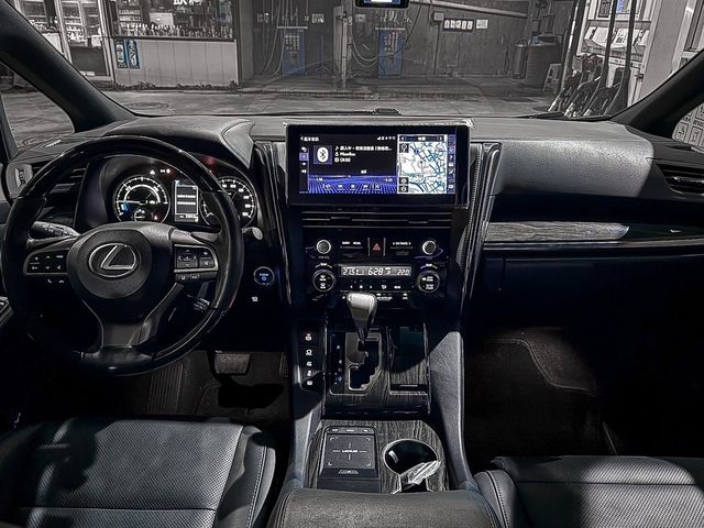 LEXUS凌志 LM300H  第11張相片