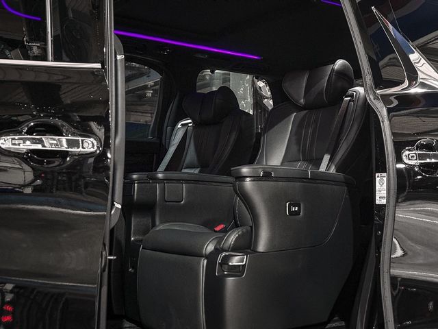 LEXUS凌志 LM300H  第13張相片